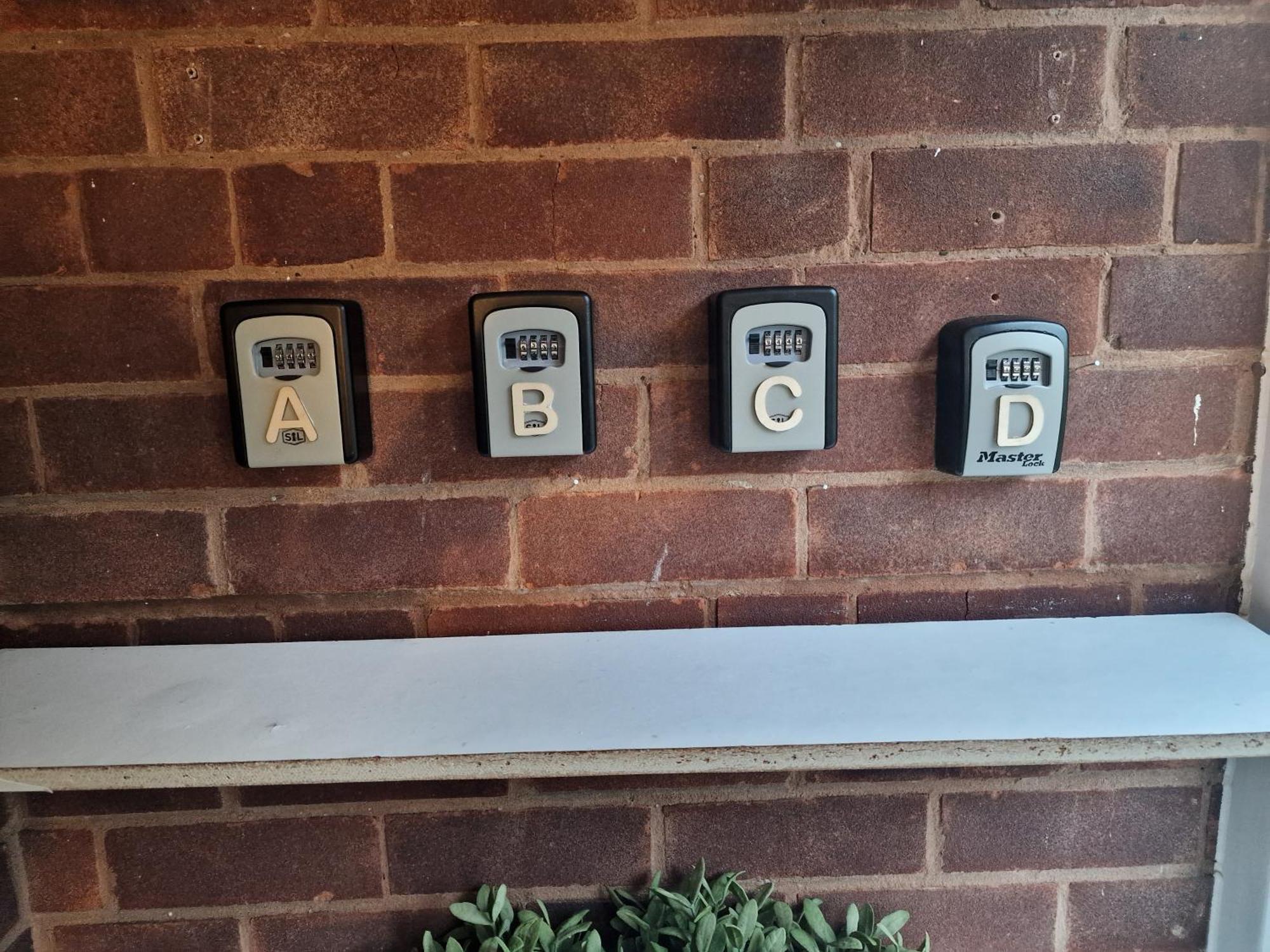 D Elmdon Homestay Shared 4 Bedrooms Birmingham Eksteriør billede