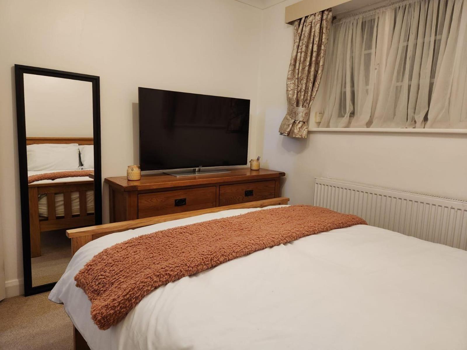 D Elmdon Homestay Shared 4 Bedrooms Birmingham Eksteriør billede