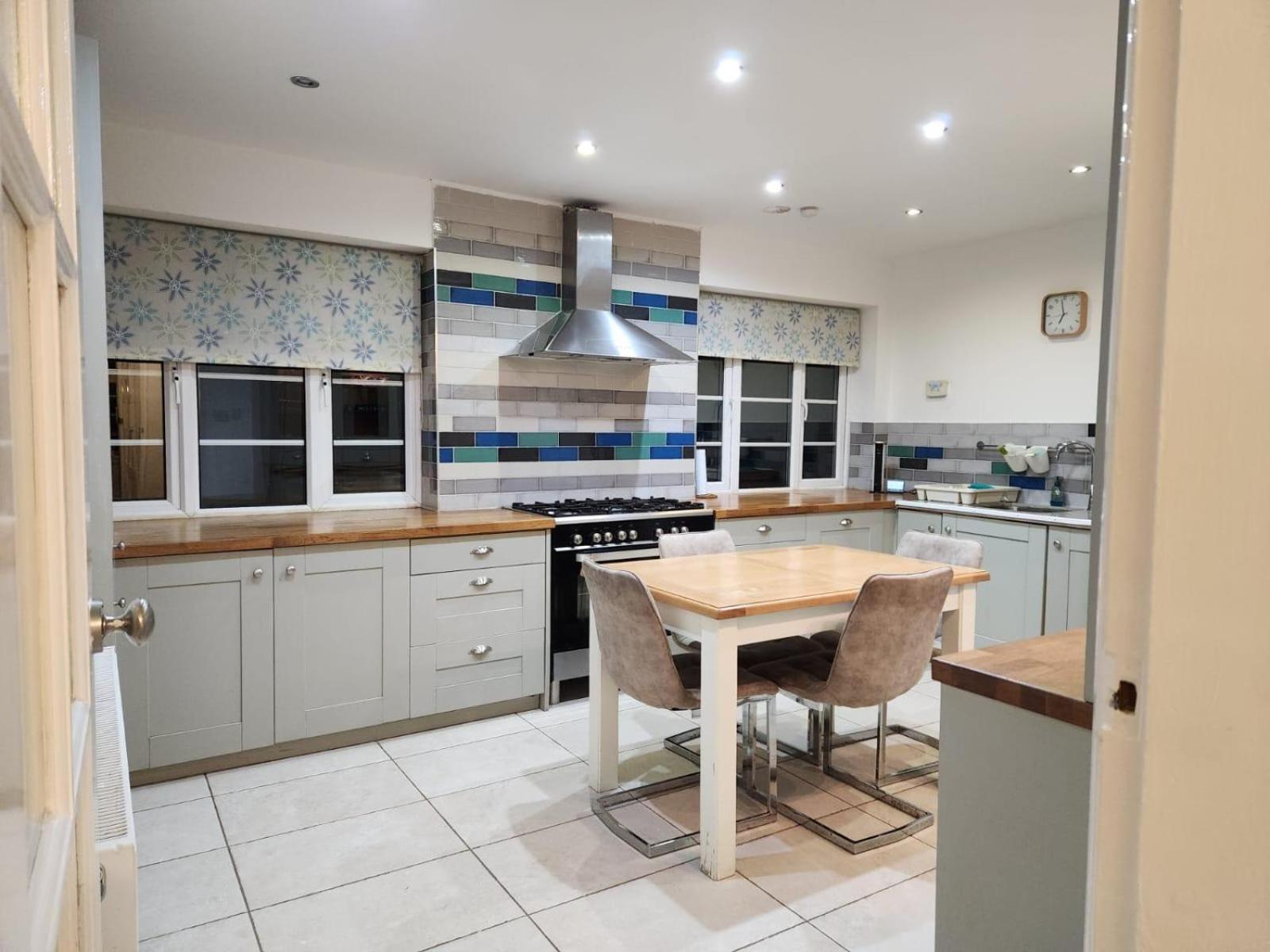 D Elmdon Homestay Shared 4 Bedrooms Birmingham Eksteriør billede