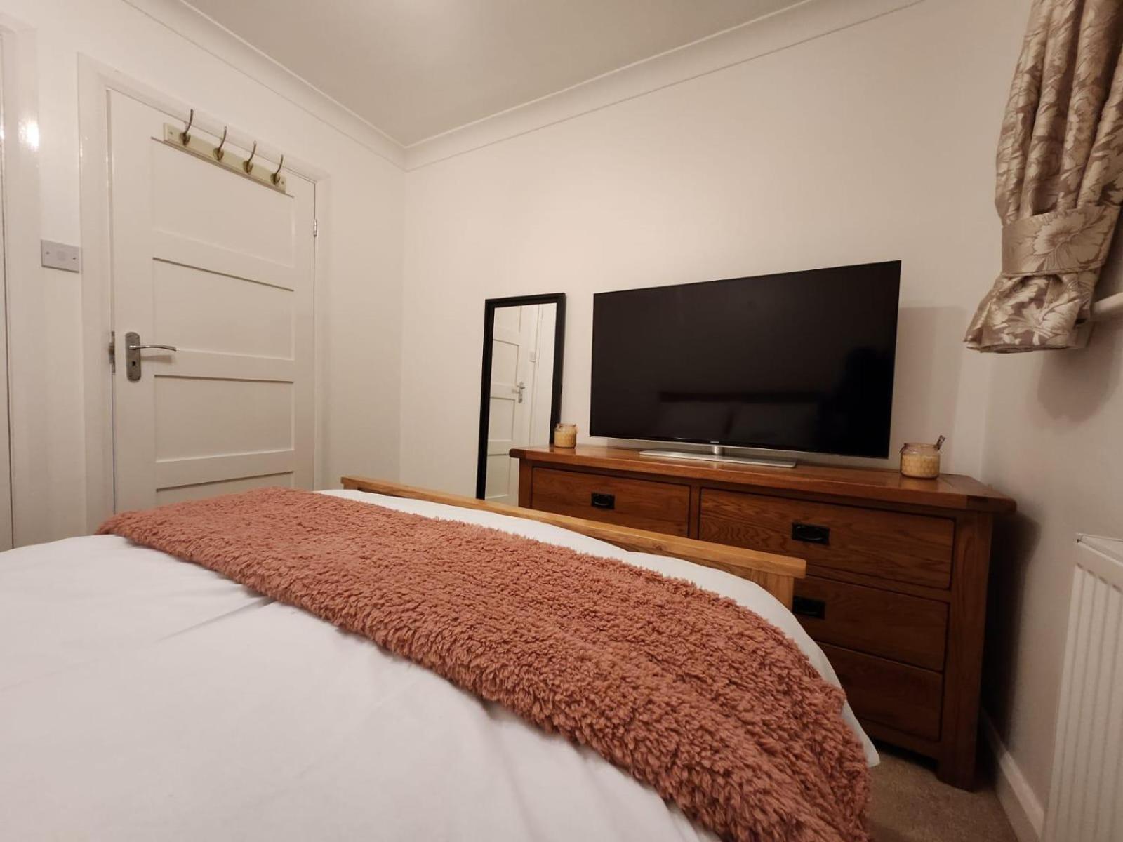 D Elmdon Homestay Shared 4 Bedrooms Birmingham Eksteriør billede