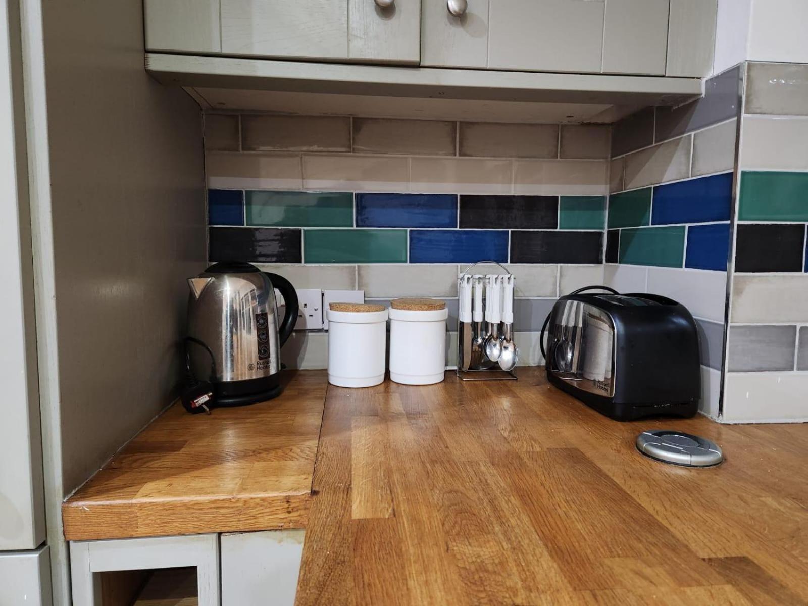 D Elmdon Homestay Shared 4 Bedrooms Birmingham Eksteriør billede